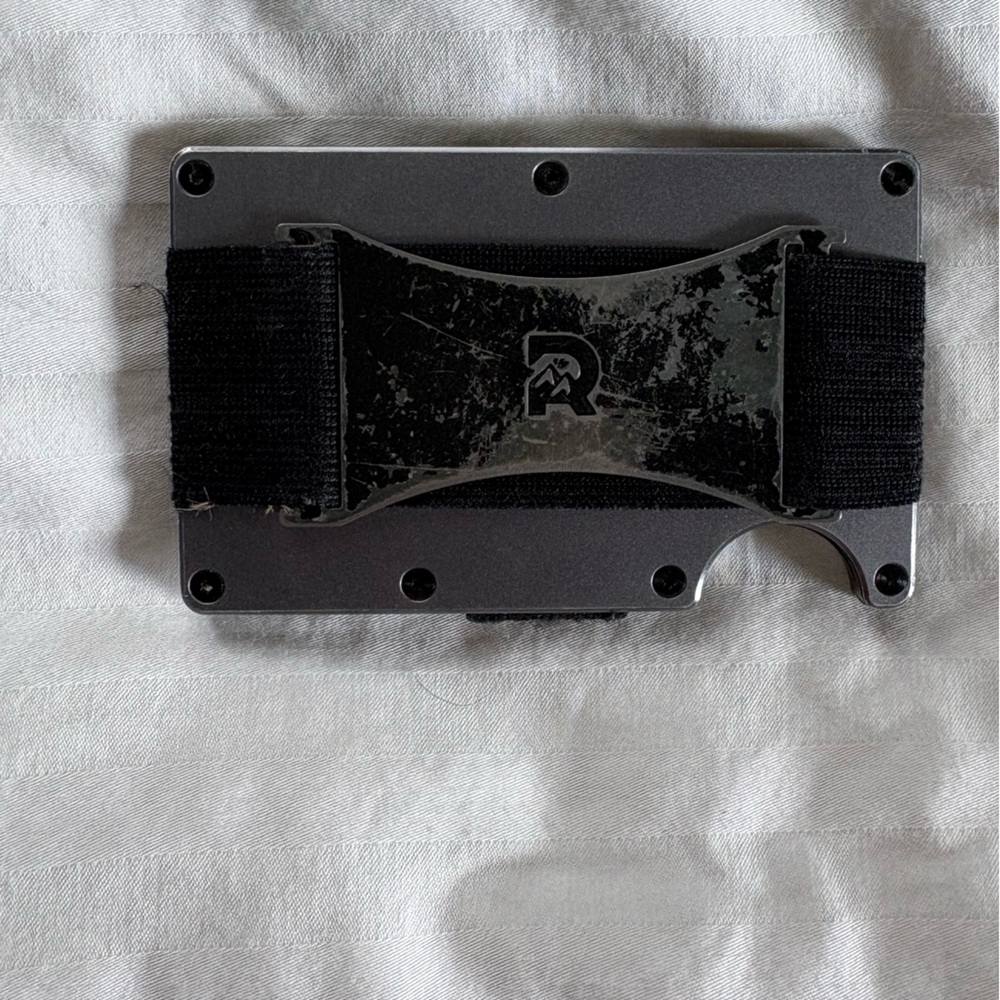 The Ridge Wallet with Cash Strap - Picture 3 of 5